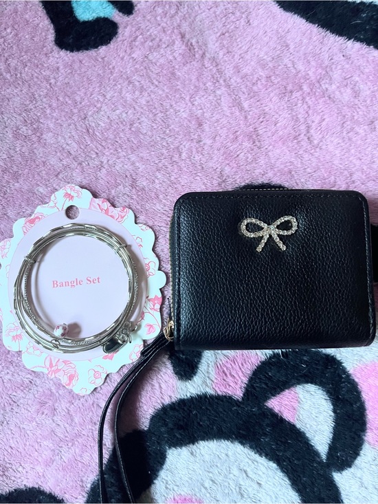 Source Unknown Handbags - Black Bow Zip Wristlet Wallet, And a summer style bangle set